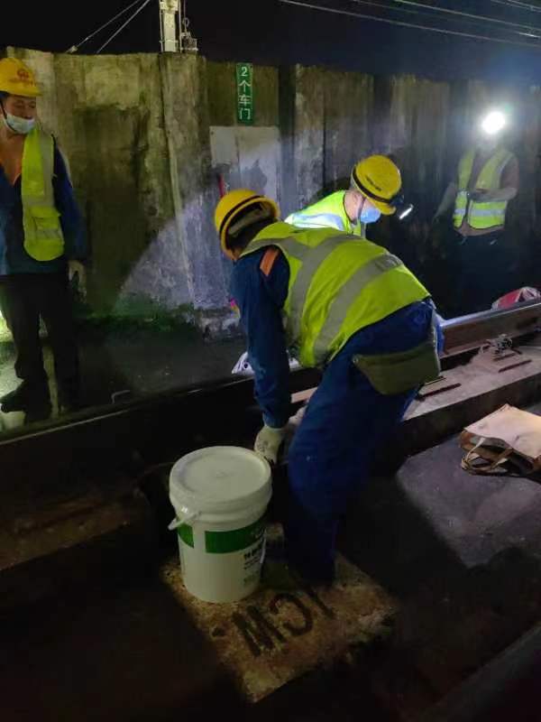 環(huán)氧砂漿材料施工現場(chǎng)3.jpg